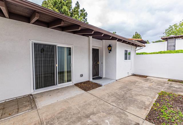 Detail Gallery Image 1 of 35 For 16577 Caminito Vecinos, San Diego,  CA 92128 - 2 Beds | 2 Baths