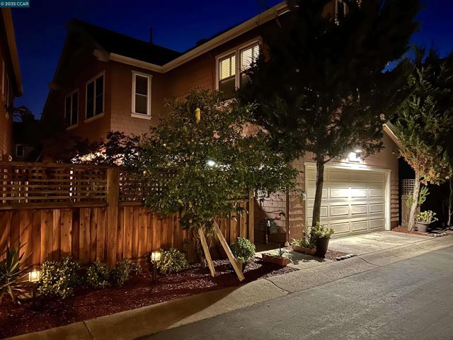 2036 Serra Ln, Hercules CA: https://media.crmls.org/mediaz/80773803-8ff6-4c77-8239-a31ad944ed87.jpg