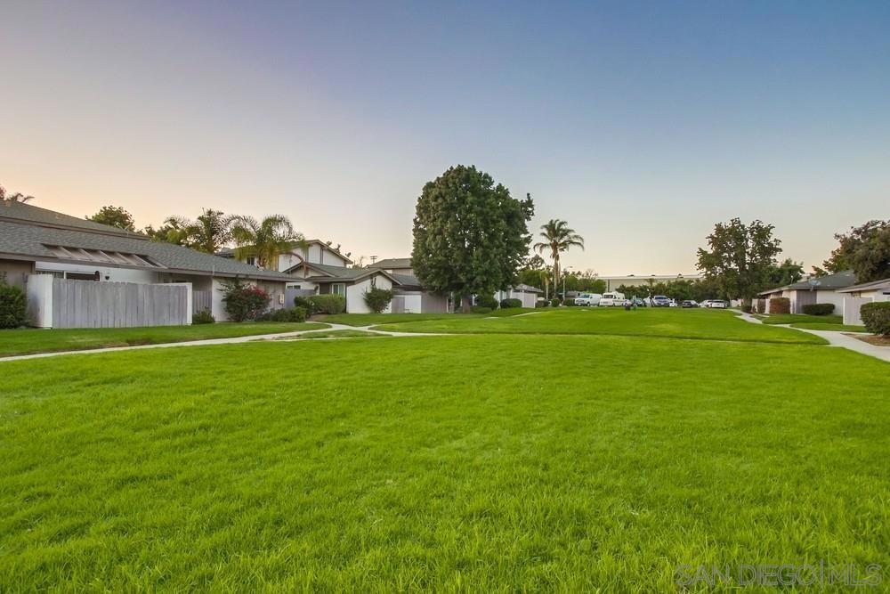 3433 Los Mochis Way - photo 11