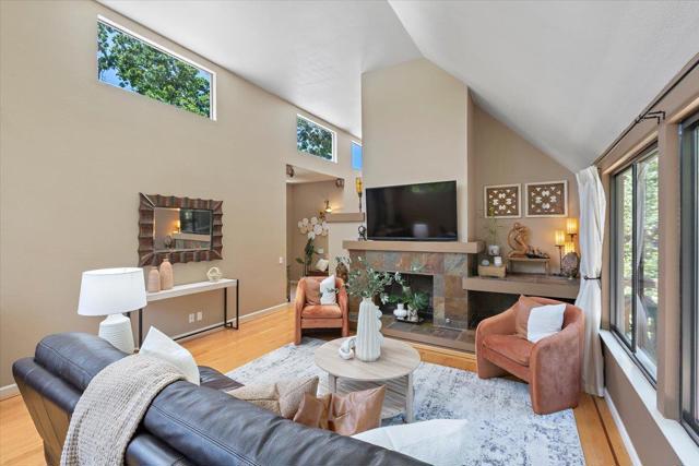 56 Citation Drive, Los Altos CA: https://media.crmls.org/mediaz/8078479e-993e-4deb-acbf-658a6732f930.jpg