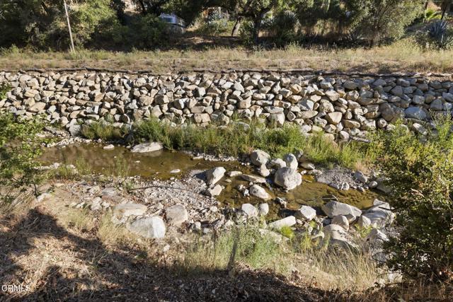 16825 Maricopa Highway, Ojai CA: https://media.crmls.org/mediaz/807888a2-9f2b-4835-9a18-c179d3c205a9.jpg