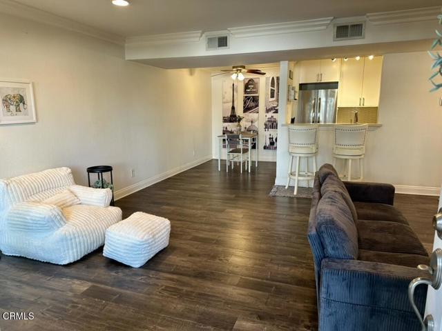 Detail Gallery Image 2 of 28 For 355 N Maple St #131,  Burbank,  CA 91505 - 1 Beds | 1 Baths