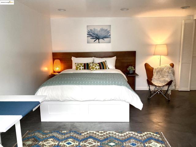 2775 E 21St St, Oakland CA: https://media.crmls.org/mediaz/8079b2a9-df22-4d07-8cff-3f318c737bcb.jpg