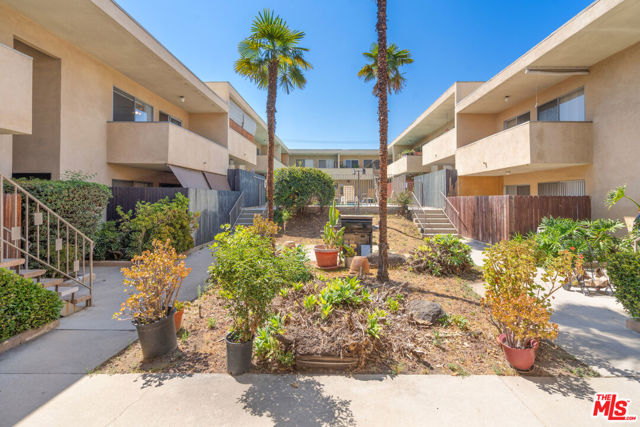 17340 Burbank Boulevard, Encino CA: https://media.crmls.org/mediaz/8079e46a-487b-4ac1-aff0-bb6733af39f7.jpg
