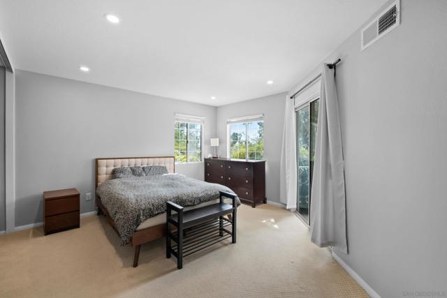 11325 Affinity Ct, San Diego CA: https://media.crmls.org/mediaz/807a2ab9-23f7-40c5-8b11-99f5298fd698.jpg