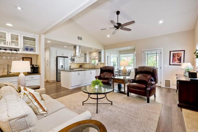 2816 Cebu Court, Carlsbad CA: https://media.crmls.org/mediaz/807a51af-c674-4d26-82c9-17bf24a4232e.jpg