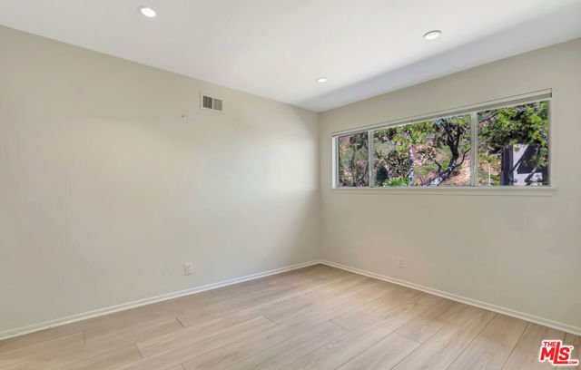 3444 Cloudcroft Drive, Malibu CA: https://media.crmls.org/mediaz/807a7cb5-00af-4553-b411-311e7346e7eb.jpg