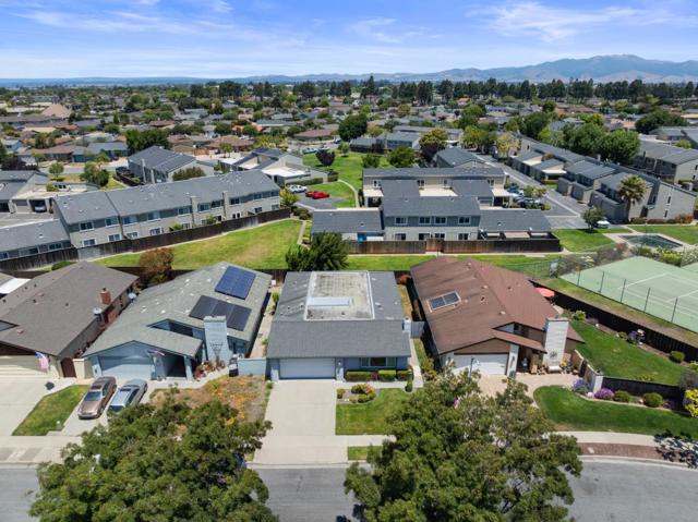 422 Shelley Way, Salinas CA: https://media.crmls.org/mediaz/807a8b62-f6c3-4940-8bb4-3f6b70e494c2.jpg