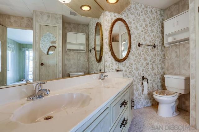 18218 Paradise Mountain Rd, Valley Center CA: https://media.crmls.org/mediaz/807ab74f-ab27-4faa-9177-9acae9c4ff5d.jpg