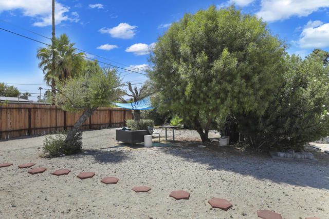 42570 Stephani Circle, Palm Desert CA: https://media.crmls.org/mediaz/807b7e37-2a0c-4609-ba6a-f9e389e79fc5.jpg