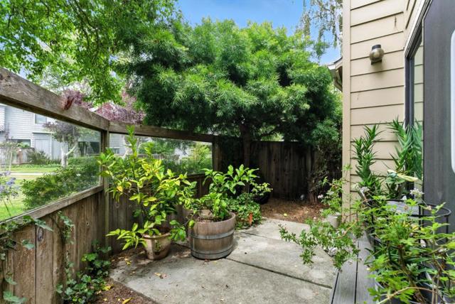 914 Shoreline Drive, San Mateo CA: https://media.crmls.org/mediaz/807bdd9a-0206-4a51-99bb-dba0c0b0098b.jpg