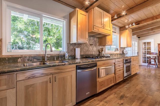 2405 Old Colony, Vista, California 92084, ,Residential Income,For Sale,Old Colony,NDP2407848