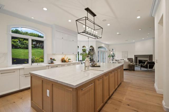 1535 Lakeview Drive, Hillsborough CA: https://media.crmls.org/mediaz/807c432b-529c-42f4-b3a4-a07b38fd5f8a.jpg