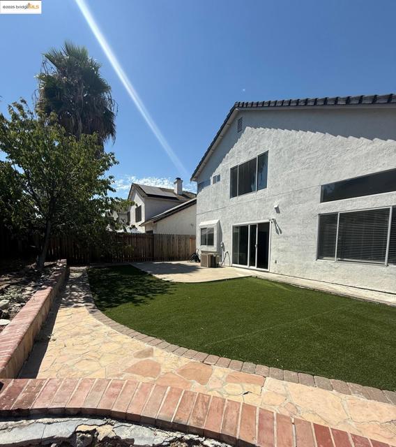 4907 Ridgeview Drive, Antioch CA: https://media.crmls.org/mediaz/807cbbf4-3fdc-4b05-a795-82422b087cb5.jpg