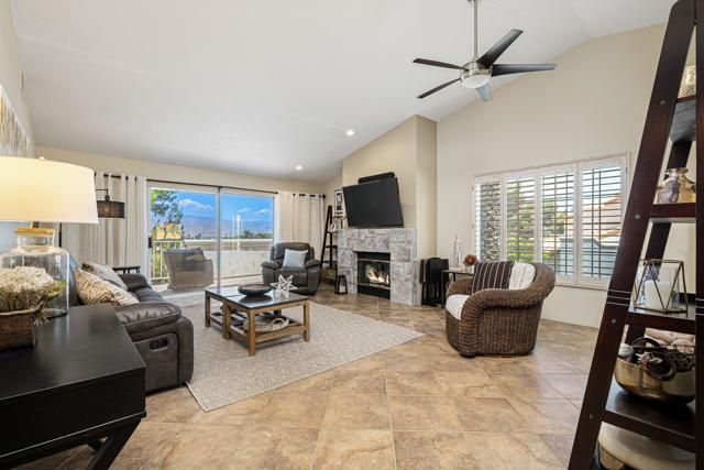 340 Vista Royale Drive, Palm Desert CA: https://media.crmls.org/mediaz/807d15a0-2320-424c-af59-f36c52f29b2f.jpg