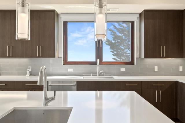 1548 Los Montes Drive, Burlingame CA: https://media.crmls.org/mediaz/807d1bdd-7657-41b4-9ab0-3c4ec798834e.jpg