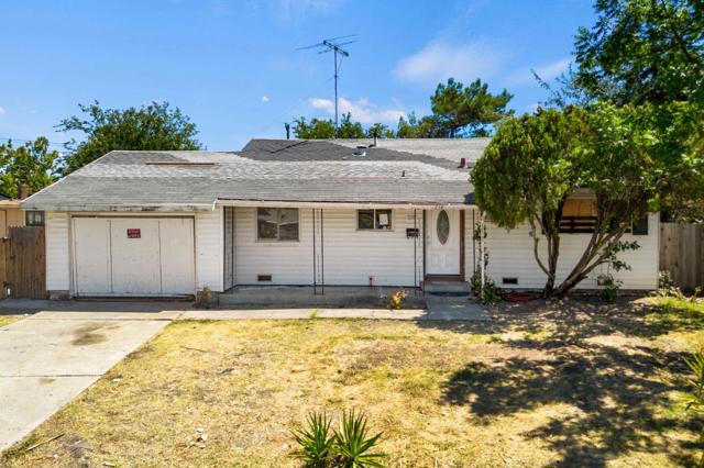 7541 19th Street, Sacramento CA: https://media.crmls.org/mediaz/807d4e6f-6206-44a9-862b-f7b1b06d3536.jpg