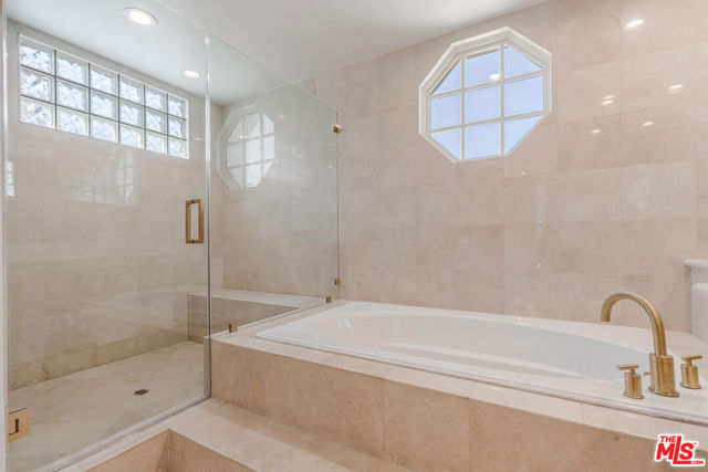 2370 Brookshire Lane, Los Angeles CA: https://media.crmls.org/mediaz/807e8c84-38c3-4ba2-9ece-2909c501bac9.jpg