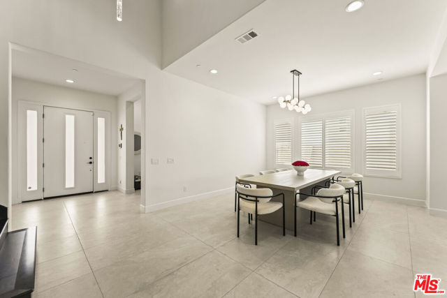 11767 Toyon Drive, Chatsworth CA: https://media.crmls.org/mediaz/807f17ff-b1f0-412b-927d-1da3b431d4c8.jpg