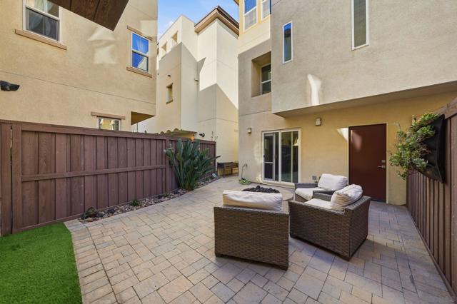 8337 Summit way, San Diego CA: https://media.crmls.org/mediaz/807f77f6-6c9e-43dc-bde7-6c572ec941cb.jpg