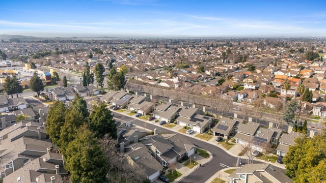 34203 Petard Ter, Fremont CA: https://media.crmls.org/mediaz/807f96de-f6d2-48e3-8686-51a21f51dd2c.jpg