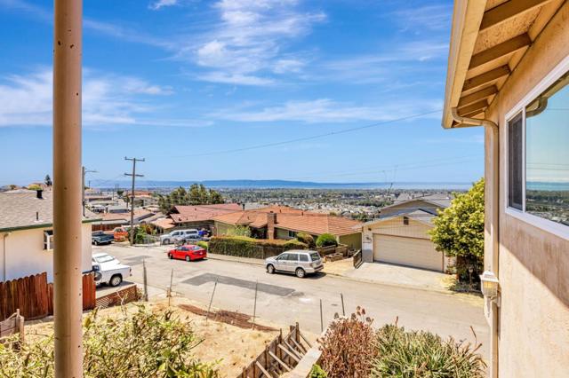 16668 Winding Boulevard, San Leandro CA: https://media.crmls.org/mediaz/807facb5-cb69-469f-8857-b8954e53b7e0.jpg
