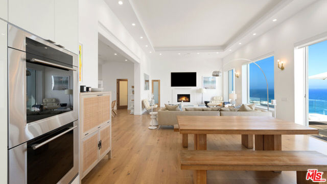 31654 Broad Beach Road photo 22