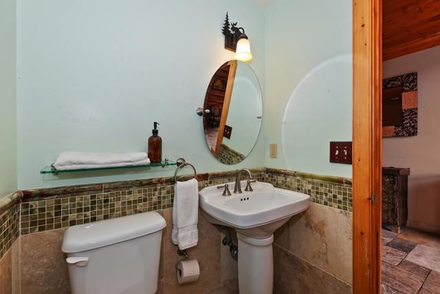 42400 Eagle Ridge, Big Bear CA: https://media.crmls.org/mediaz/80804ad2-449c-4ef7-9ad6-2b6fa943849e.jpg