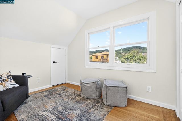 5774 Friar Ct, El Sobrante CA: https://media.crmls.org/mediaz/80814c0f-5546-47c2-bbc7-80b23405a6ef.jpg