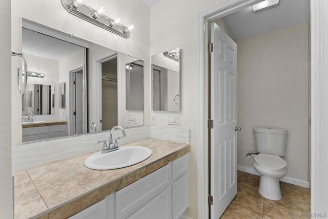 13034 Wimberly Sq, San Diego CA: https://media.crmls.org/mediaz/80822212-e300-4eb7-af6e-113cbba26f4e.jpg