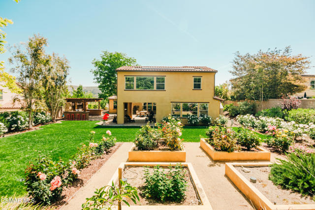 1323 Arroyo View Street, Thousand Oaks CA: https://media.crmls.org/mediaz/808245df-b3e0-4997-bb20-1e9154626770.jpg