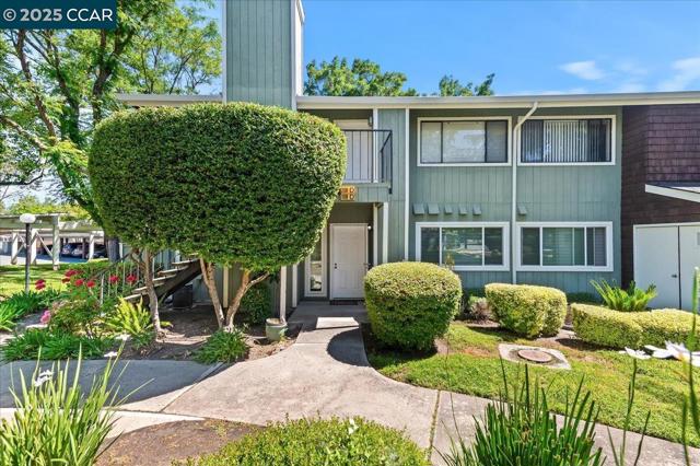 108 Compton Circle, San Ramon CA: https://media.crmls.org/mediaz/808275c2-46ab-4397-8f87-8bbab1064f4e.jpg