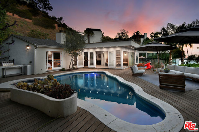 2137 Sunset Plaza Dr. photo 37
