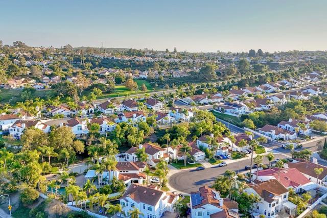 4981 Marin Drive, Oceanside CA: https://media.crmls.org/mediaz/8082d21a-6c16-4745-8bb6-7b33039bd577.jpg