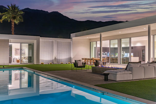3088 Linea Terrace, Palm Springs CA: https://media.crmls.org/mediaz/80832be1-39a9-4656-be2f-75e9b7dc33b4.jpg