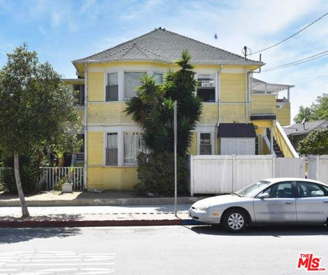 241 Marine Street, Santa Monica CA: https://media.crmls.org/mediaz/8083b8f0-7466-4cc1-bc63-394e7395b244.jpg
