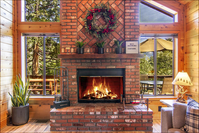 24561 Lakeview Drive, Idyllwild CA: https://media.crmls.org/mediaz/8083c197-2843-45d2-964f-a4c7e17b7044.jpg