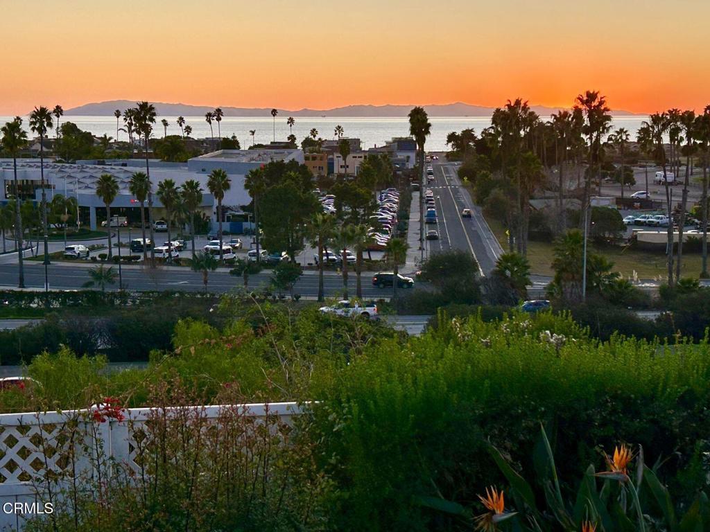 2024 Vista Del Mar Drive