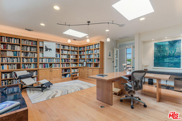 2232 Stradella Road, Los Angeles CA: https://media.crmls.org/mediaz/8084a5a0-049e-42ad-acb4-e538043d9ef6.jpg