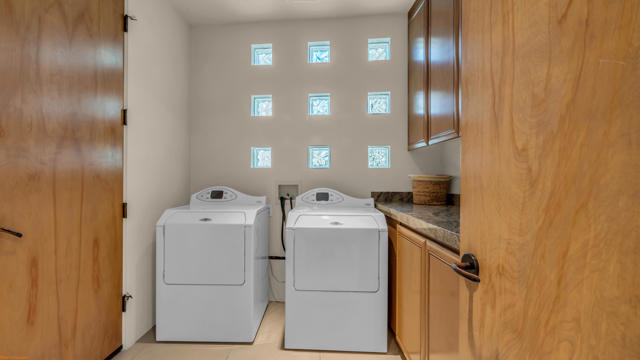 73297 Grapevine Street, Palm Desert CA: https://media.crmls.org/mediaz/8084c085-4bf4-4451-87d7-d14a4ba45ccb.jpg