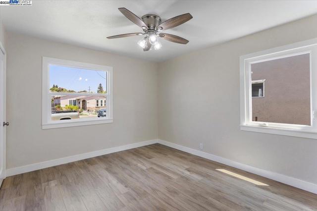 1629 Thrush Ave, San Leandro CA: https://media.crmls.org/mediaz/8084d39e-2a49-4af2-85f4-3f461b56beac.jpg