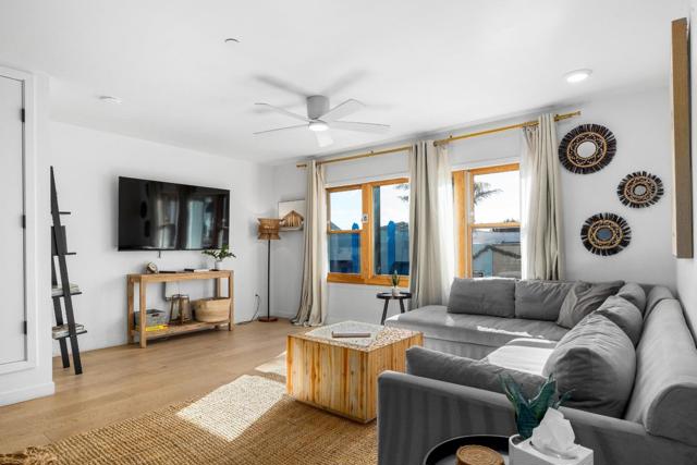 208 Capitola Avenue, Capitola CA: https://media.crmls.org/mediaz/8084f5d2-83c3-4d63-b6db-5723fa3fad48.jpg