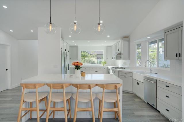 3647 Hazelhurst Place, Bonita CA: https://media.crmls.org/mediaz/808504a0-06ca-4177-aaf8-27dad2aac115.jpg