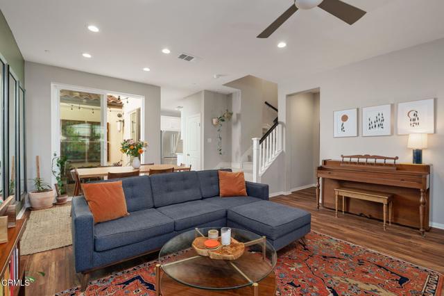 190 Chickasaw Street, Ventura CA: https://media.crmls.org/mediaz/80854733-d947-4c69-b104-7fe348bfee76.jpg