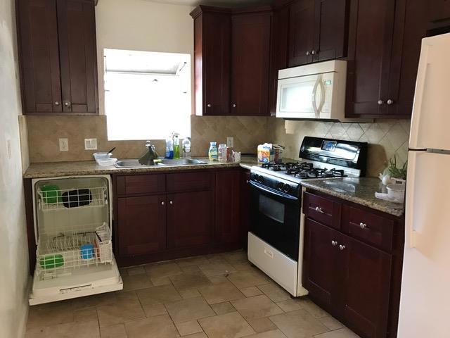 30 Boston Avenue, San Jose CA: https://media.crmls.org/mediaz/8085d97e-ce86-4a0f-98a9-9331ddda30d4.jpg