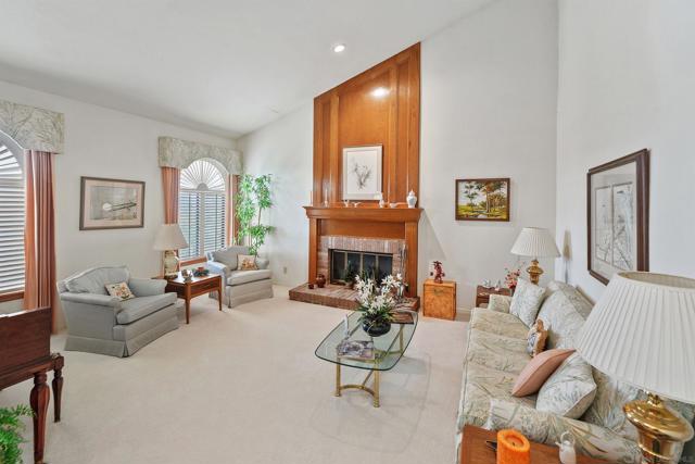 12982 Polvera Ct, San Diego CA: https://media.crmls.org/mediaz/8086a6ca-f7e7-4647-8f69-ca3eaa7094db.jpg
