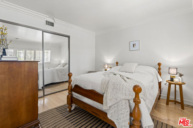 4701 Dunman Avenue, Woodland Hills CA: https://media.crmls.org/mediaz/80875302-6f23-4a36-8636-127a72308730.jpg