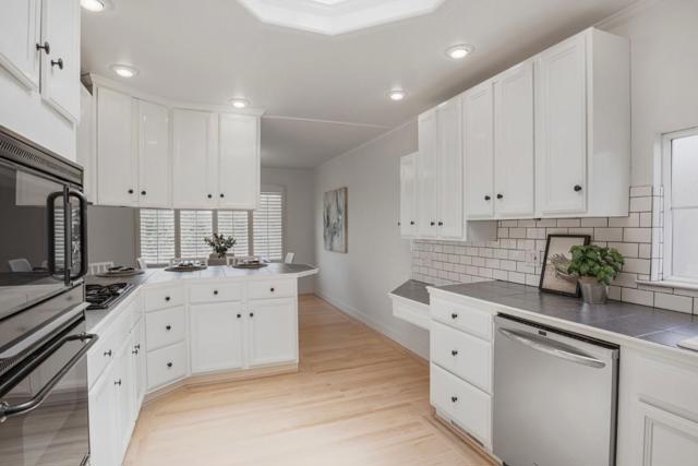 585 Maple Avenue, San Bruno CA: https://media.crmls.org/mediaz/80891577-a4b9-4ae9-b450-def595375b35.jpg