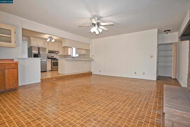 2156 MONTEREY AVENUE, Martinez CA: https://media.crmls.org/mediaz/808a87c6-c806-4104-b216-b08b02f389ae.jpg