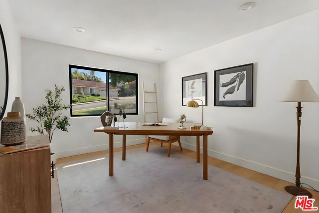 2031 Channelford Road photo 27